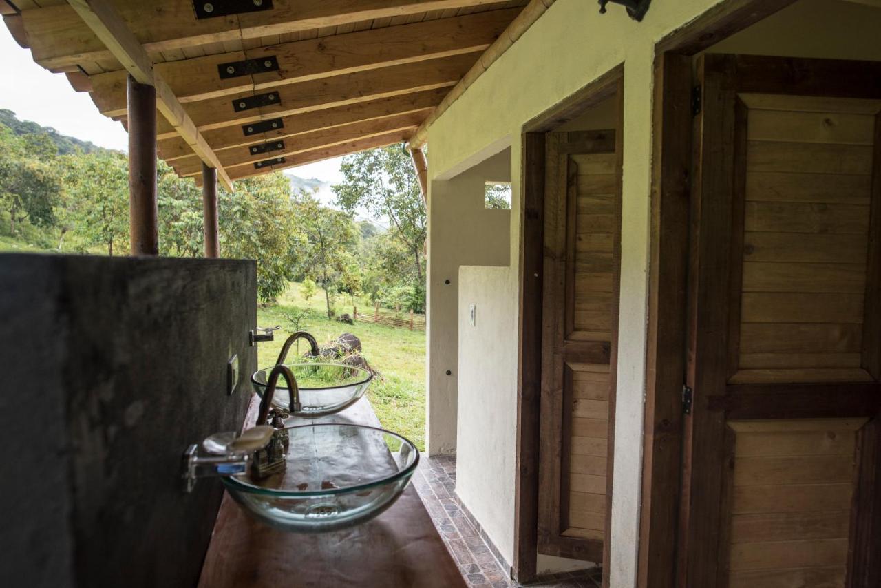 La Perla Negra - Black Pearl Eco Hostel San Rafael  Εξωτερικό φωτογραφία